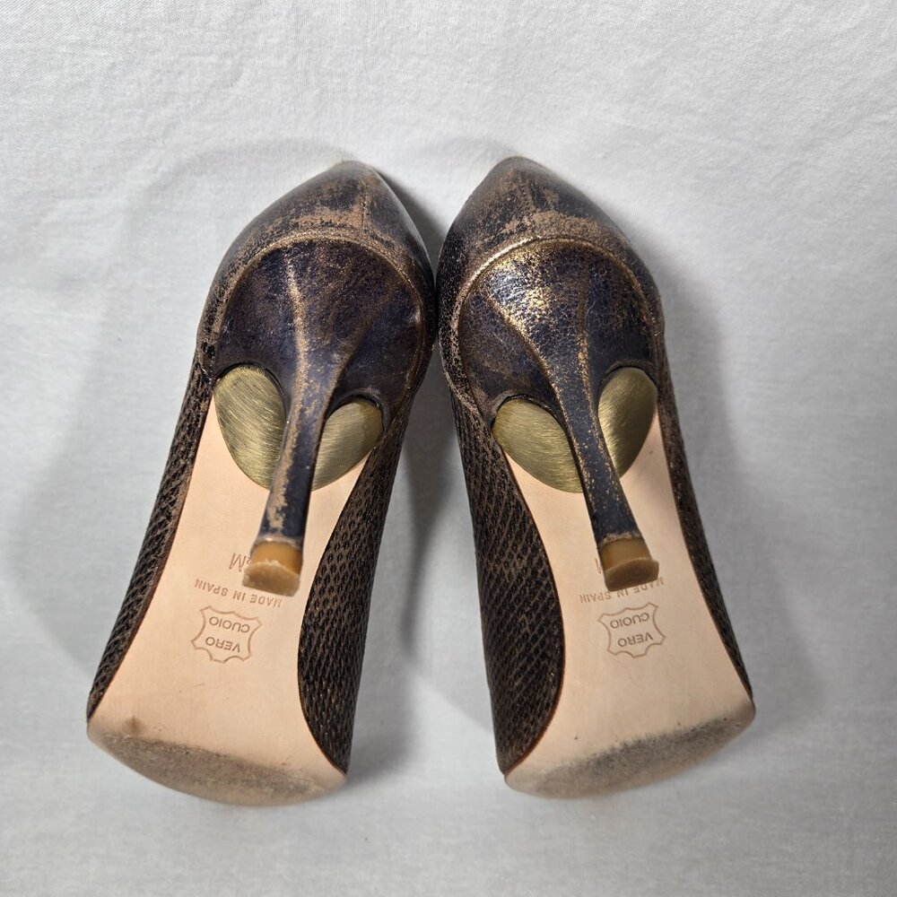 DONALD J PLINER Gold Metallic Brush Off LEATHER Pointed Toe Heel Pumps Size 8.5M - Picture 16 of 17